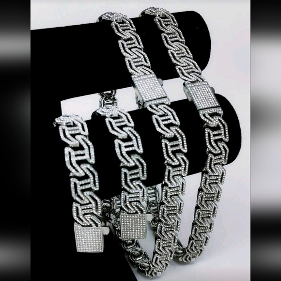 Elegant Iced Out Fully Rhinestone Figaro H-shape Silver Chain Necklace 22" - Picture 5 of 11